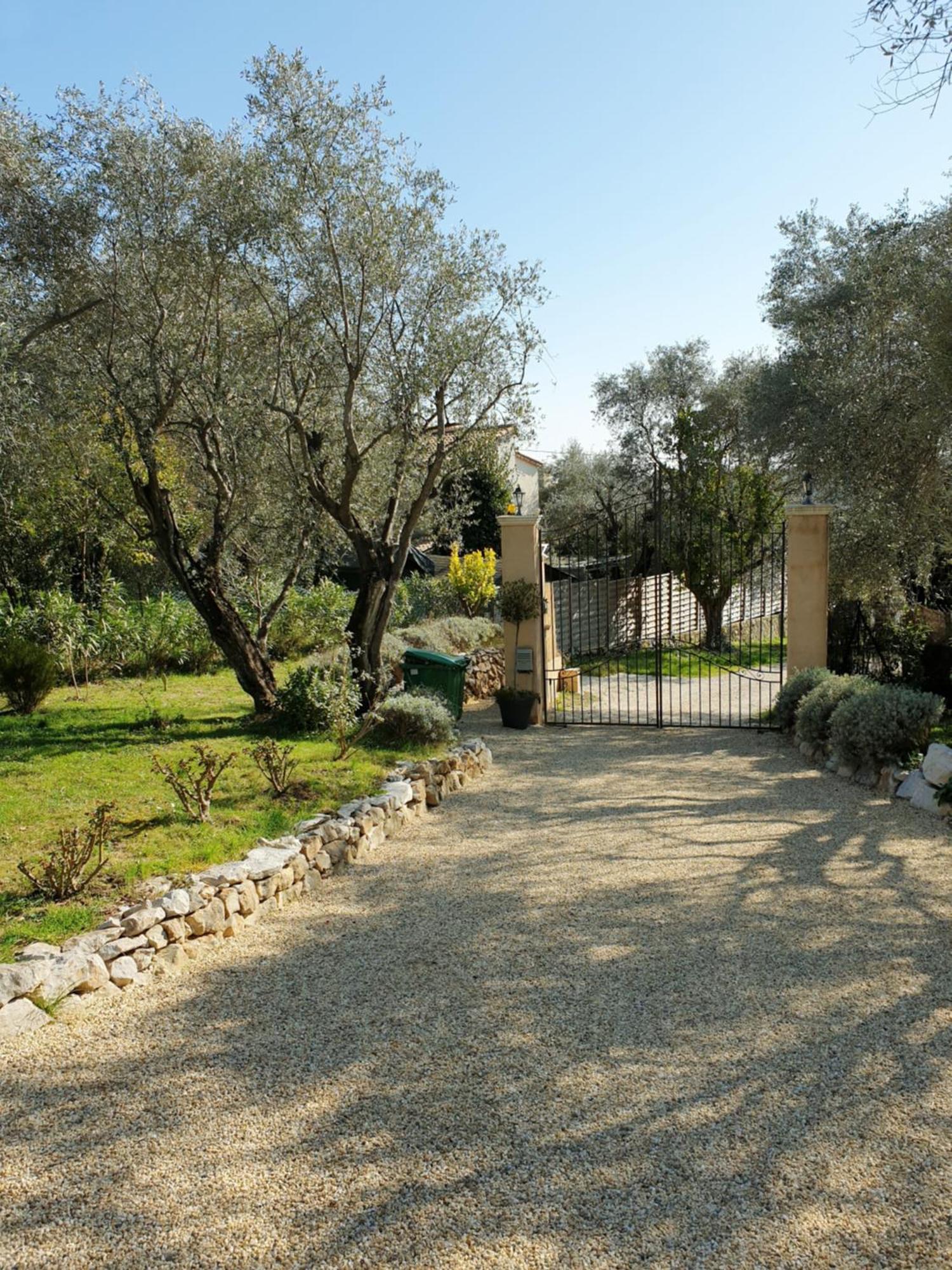 La Bastide Aux Oliviers Hotel Tourrettes-sur-Loup Exterior photo